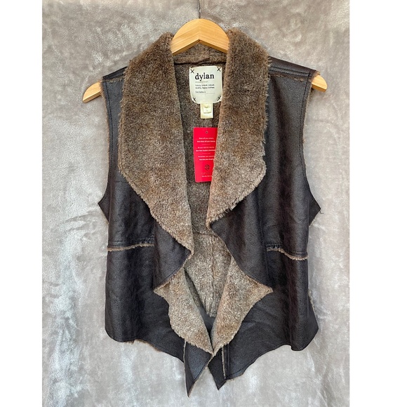 🎉NWT Dylan Shearling Ruffle Vest, Size MED, Vintage Black/Brown -… - Picture 1 of 5